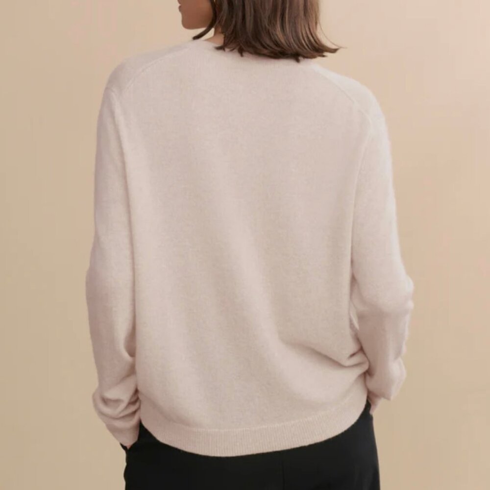 Jenni Kayne Flynn V-Neck Cashmere Sweater in Light Oatmeal - Picture 3 of 15
